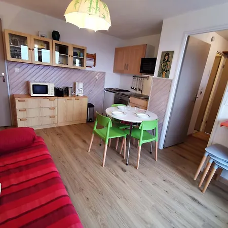 Location 2 Pieces Cabine, Pied Des Pistes, Balcon, 4-6 Pers, Proche Esf Et Commodites - Fr-1-771-45 Les Adrets